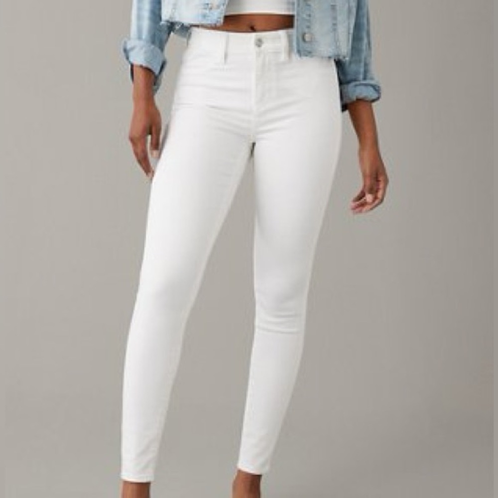 White American Eagle Next Level Stretch Jeans